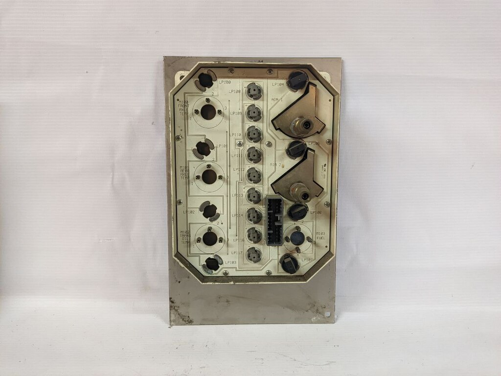щиток приборов б/у - 1